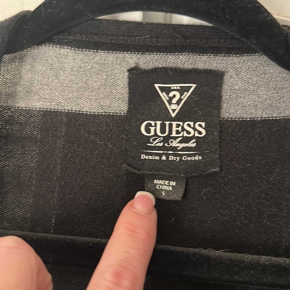 Guess lightweight sweater - Picture 2 of 7